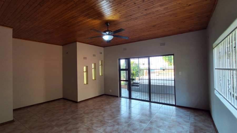 4 Bedroom Property for Sale in Safari Gardens North West